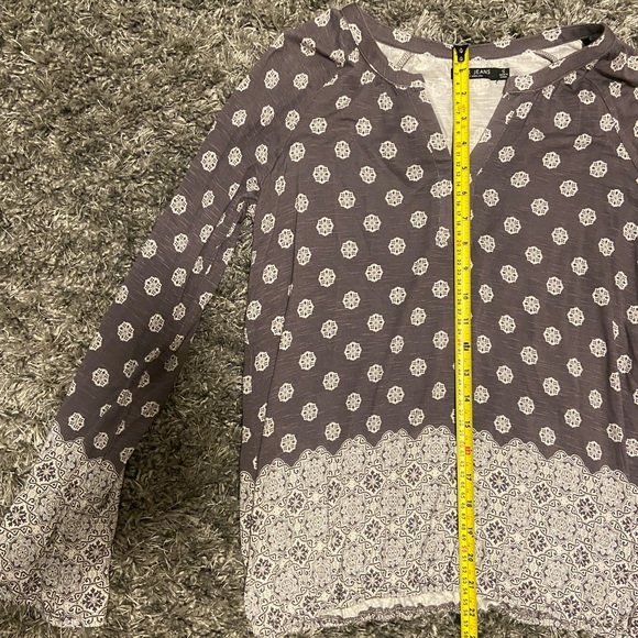 Patterned Top - Picture 3 of 6